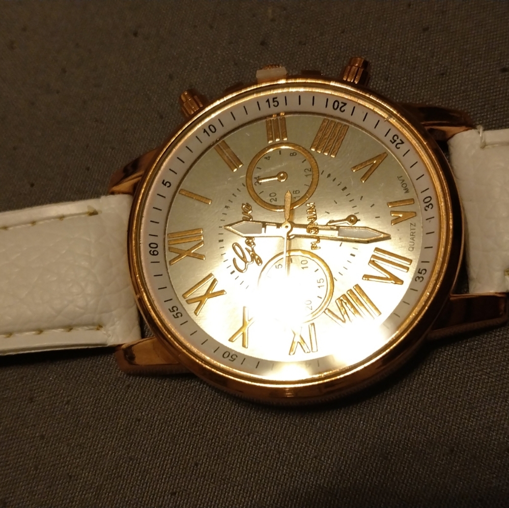 Geneva faux watch womens - Picture 2 of 9